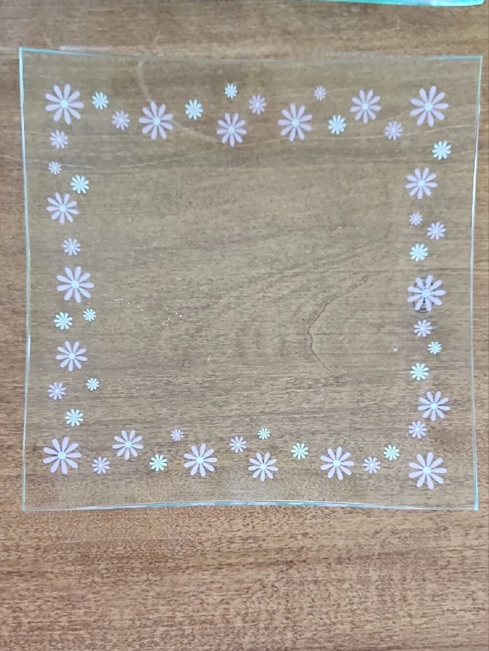 Pampered Chef Clear Glass Dessert Plates with Pink Daisy Border, Set of 4
